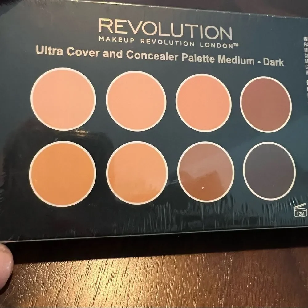 Makeup Revolution Ultra Cover and Concealer Palette Medium - Dark